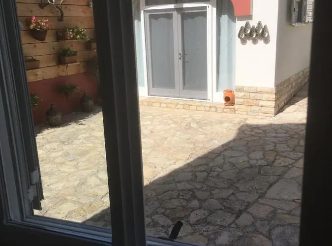 Galeb アパート *